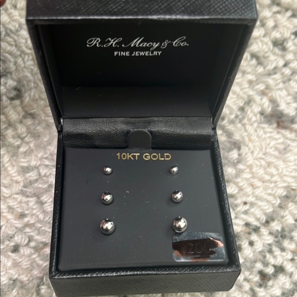 MACYS :: EARRINGS